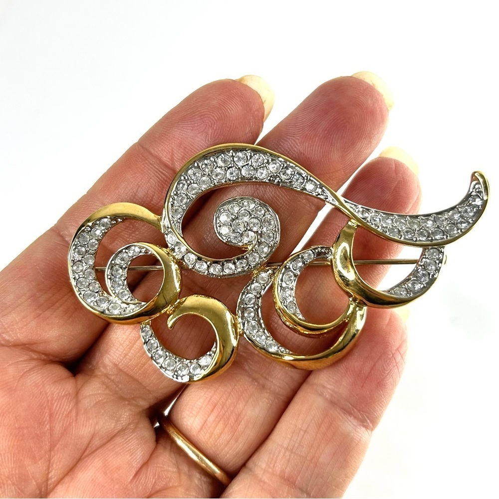 Fifth Avenue Collection Brooch Art Nouveau Style
